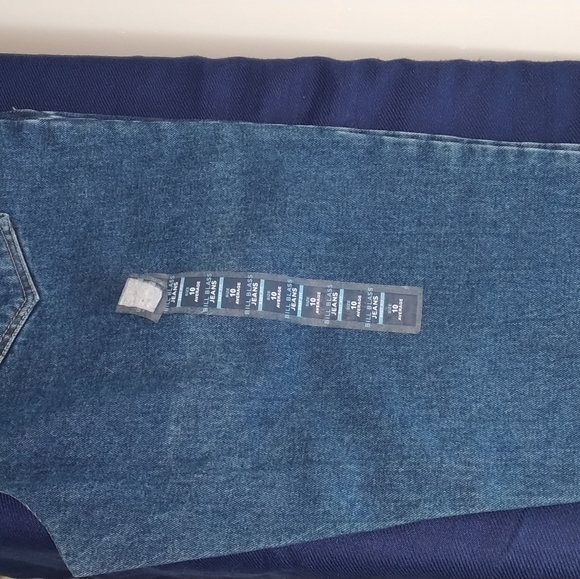 Jean's - Picture 4 of 4